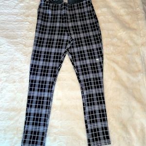 Black & white leggings